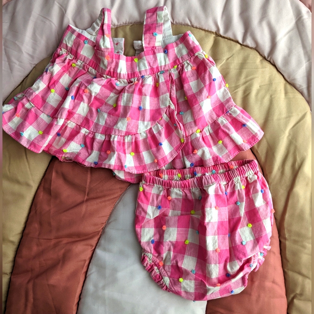 *3/$20 Baby girl Gap 2 piece set